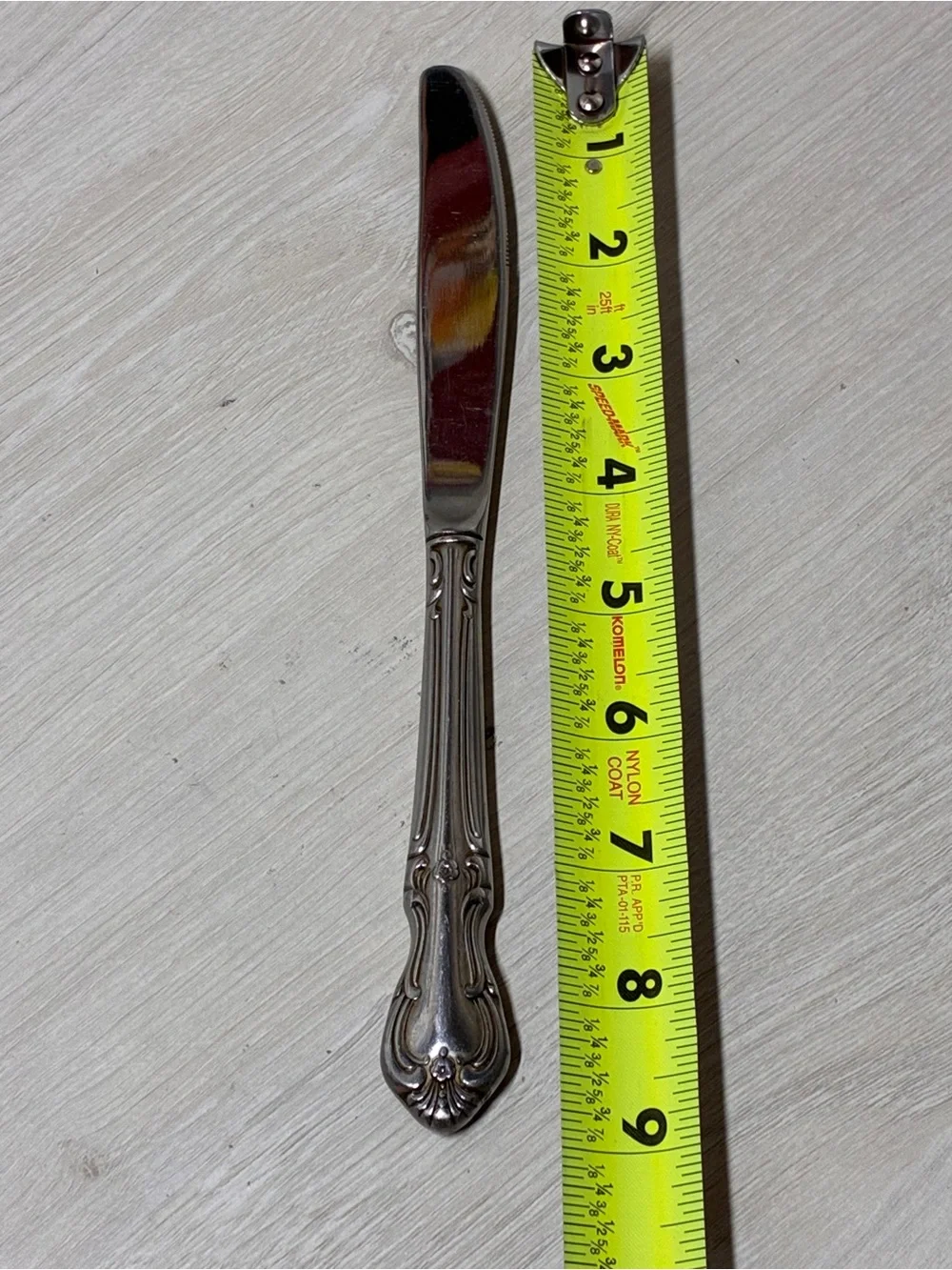 Salem Silversmiths VICTORIA Stainless Dinner Knife Glossy Floral Scroll Japan